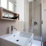 Cv5 - Center - Wide Modern Walking Distance To The Station To Cinque Terre And 5 Mins Walk To The Center - Big Terrace On The Roofs Apartment