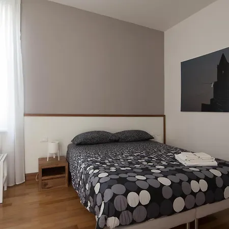 Cv5 - Center - Wide Modern Walking Distance To The Station To Cinque Terre - Big Terrace On The Roofs * 斯培西亚