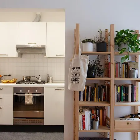 Apartment Center Apartment: Modern Rooftop Terrace Near Cinque Terre Station La Spezia