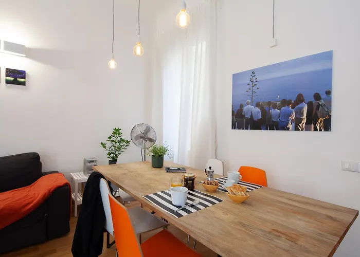 Center Apartment: Modern Rooftop Terrace Near Cinque Terre Station