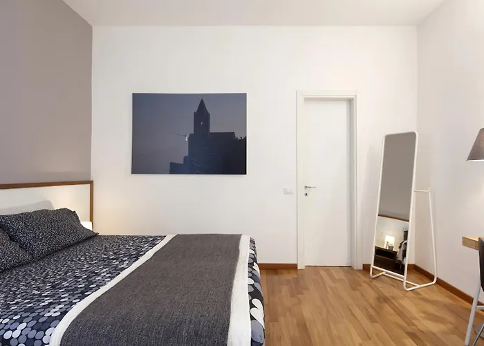 Center Apartment: Modern Rooftop Terrace Near Cinque Terre Station Apartment *