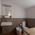 Cv5 - Center - Wide Modern Walking Distance To The Station To Cinque Terre And 5 Mins Walk To The Center - Big Terrace On The Roofs Apartamento La Spezia