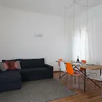 Apartamento Cv5 - Center - Wide Modern Walking Distance To The Station To Cinque Terre And 5 Mins Walk To The Center - Big Terrace On The Roofs *