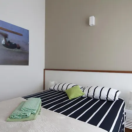 Cv5 - Center - Wide Modern Walking Distance To The Station To Cinque Terre And 5 Mins Walk To The Center - Big Terrace On The Roofs 斯培西亚