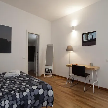 Apartment Center Apartment: Modern Rooftop Terrace Near Cinque Terre Station La Spezia
