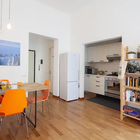 Cv5 - Center - Wide Modern Walking Distance To The Station To Cinque Terre - Big Terrace On The Roofs *