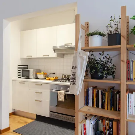 Center Apartment: Modern Rooftop Terrace Near Cinque Terre Station