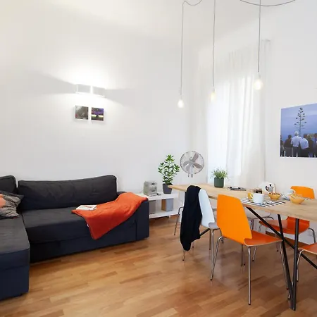 Center Apartment: Modern Rooftop Terrace Near Cinque Terre Station Apartment La Spezia